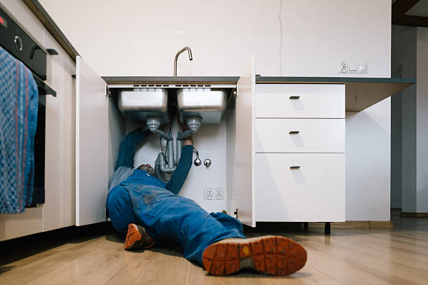 Professional Pipe Repair technician working in Ashcamp, KY